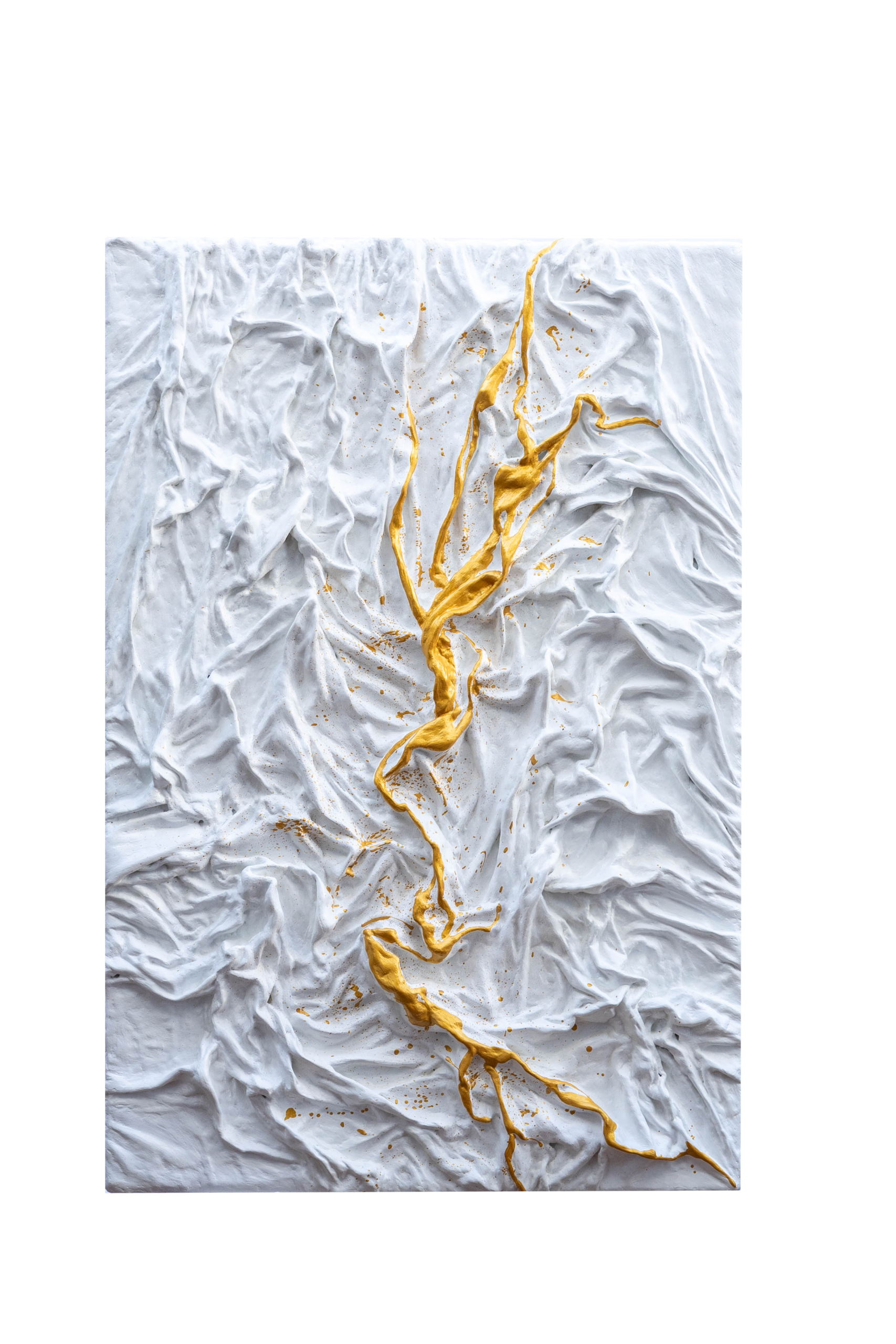 IN SATIN WAVES